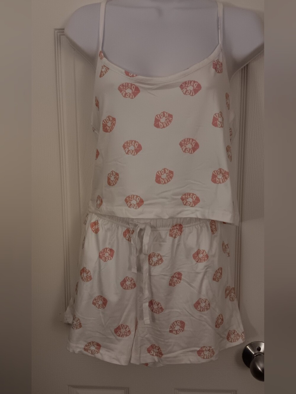 Von Dutch White Tank & Shorts with Pink Lip Print 2pc Set Women's Size L NWT
